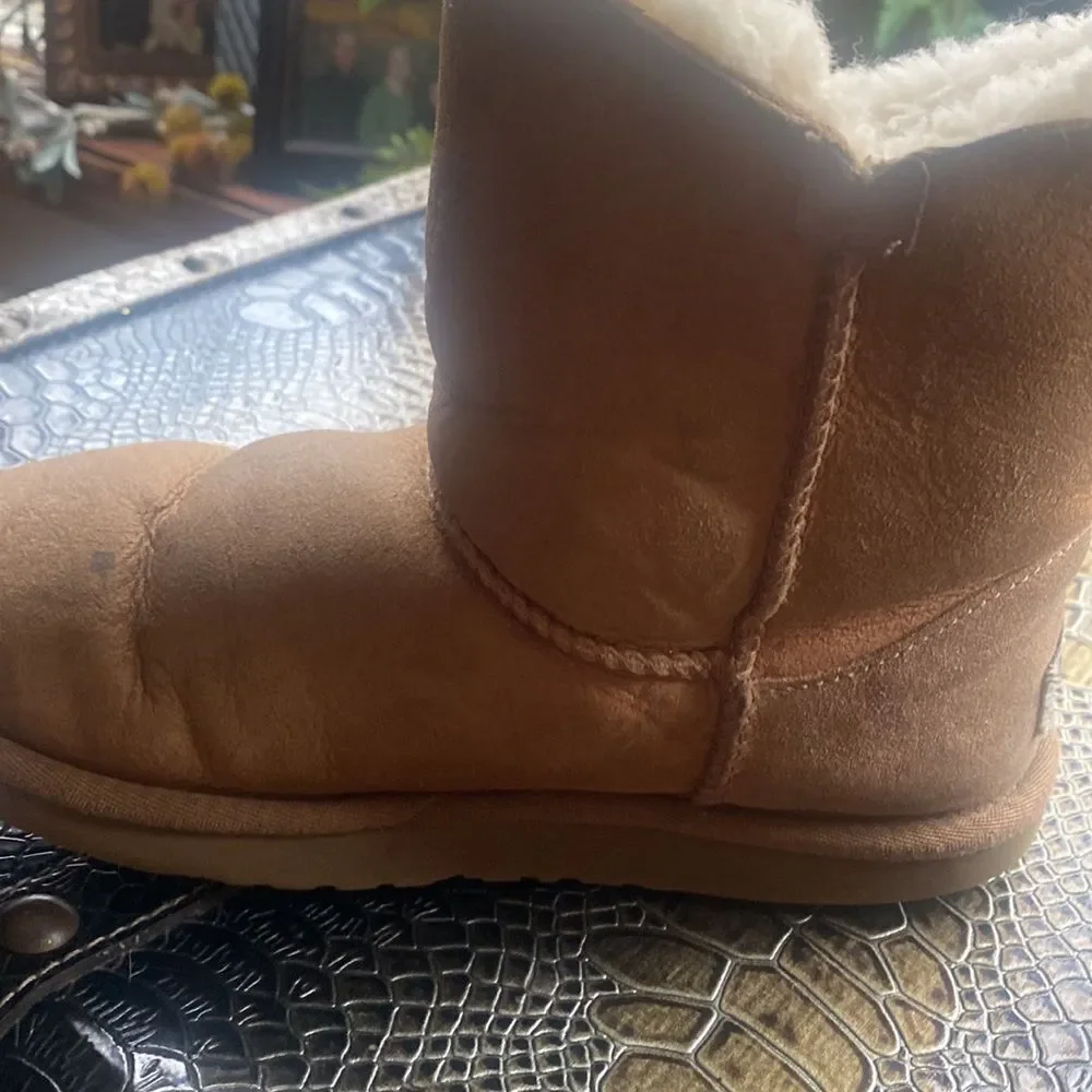 Kids UGGS Chestnut short boot